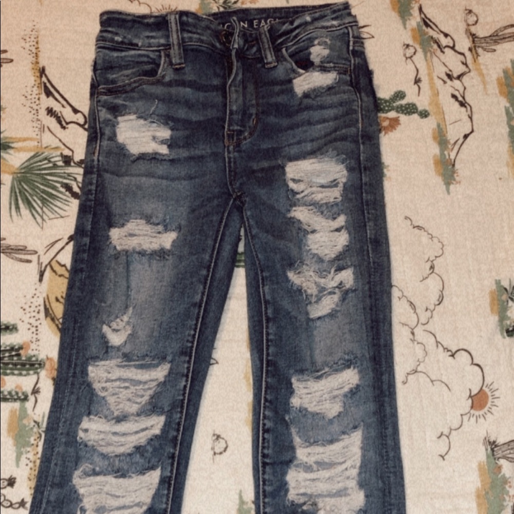 American Eagle Distressed Skinny Jeans!